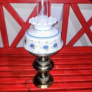 Vintage Quoizel Abigail Adams Blue Poppy Floral Hurricane Lamp 1973 with Chimney